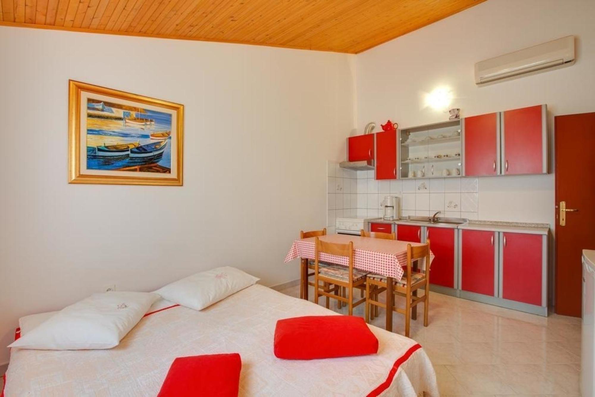 Fuer 4 Personen Ca 36 Qm In Pula, Istrien Istrische Riviera Apartment *